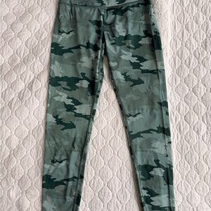 Beyond Yoga Green Camo Leggings